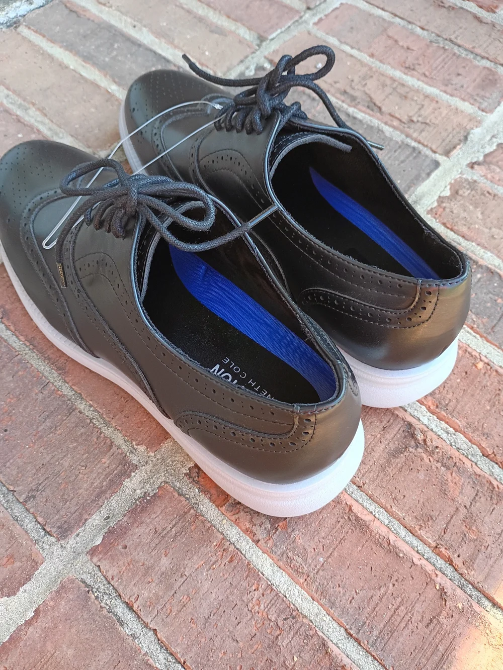 Reaction Kenneth Cole Men's Black Wingtip Dress Sneakers with Gray Sole NWOT